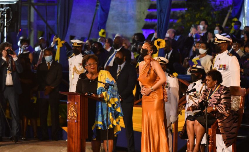  Барбадос вече е република, кралица Елизабет II престава да е държавен глава
