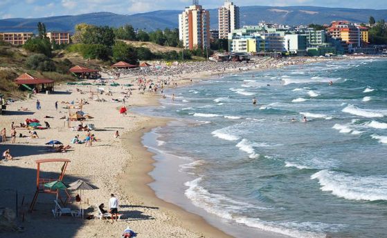  Забраняват действия, нарушаващи целостта на плажната ивица в Бургас