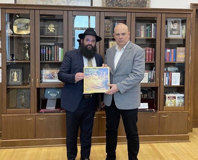  Главният прокурор Иван Гешев се срещна с главния равин на “Хабад” Йосеф Саломон по случай празника Песах