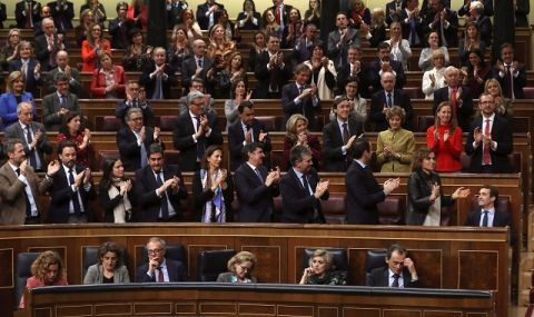  Очаква се крайнодясната партия „Вокс“ да засили позициите си в Испания след регионалните избори в неделя