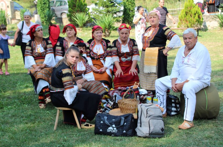  Съборът „От Тимок до Вита” събра пазителите на българския фолклора в с. Черни Вит
