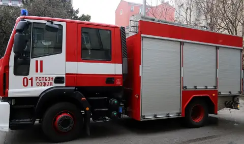  Голям пожар в Ботевград, хората са евакуирани. Жена е с опасност за живота