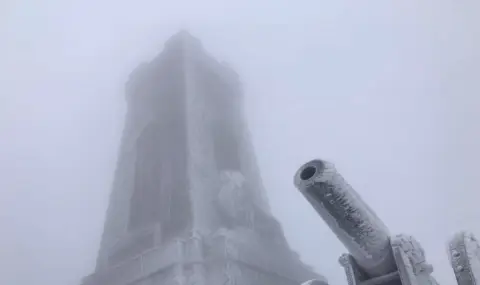 Люта зима затвори Паметника на свободата на Шипка