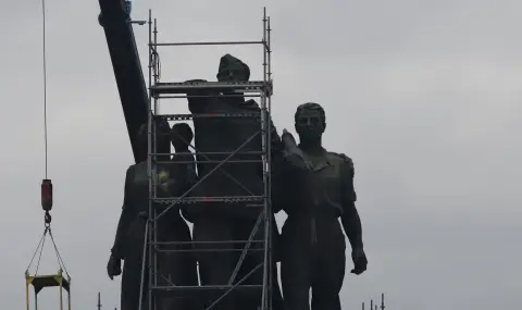  На 40 000 лева възлиза обществената поръчка за скелето за демонтажа на Паметника на Съветската армия