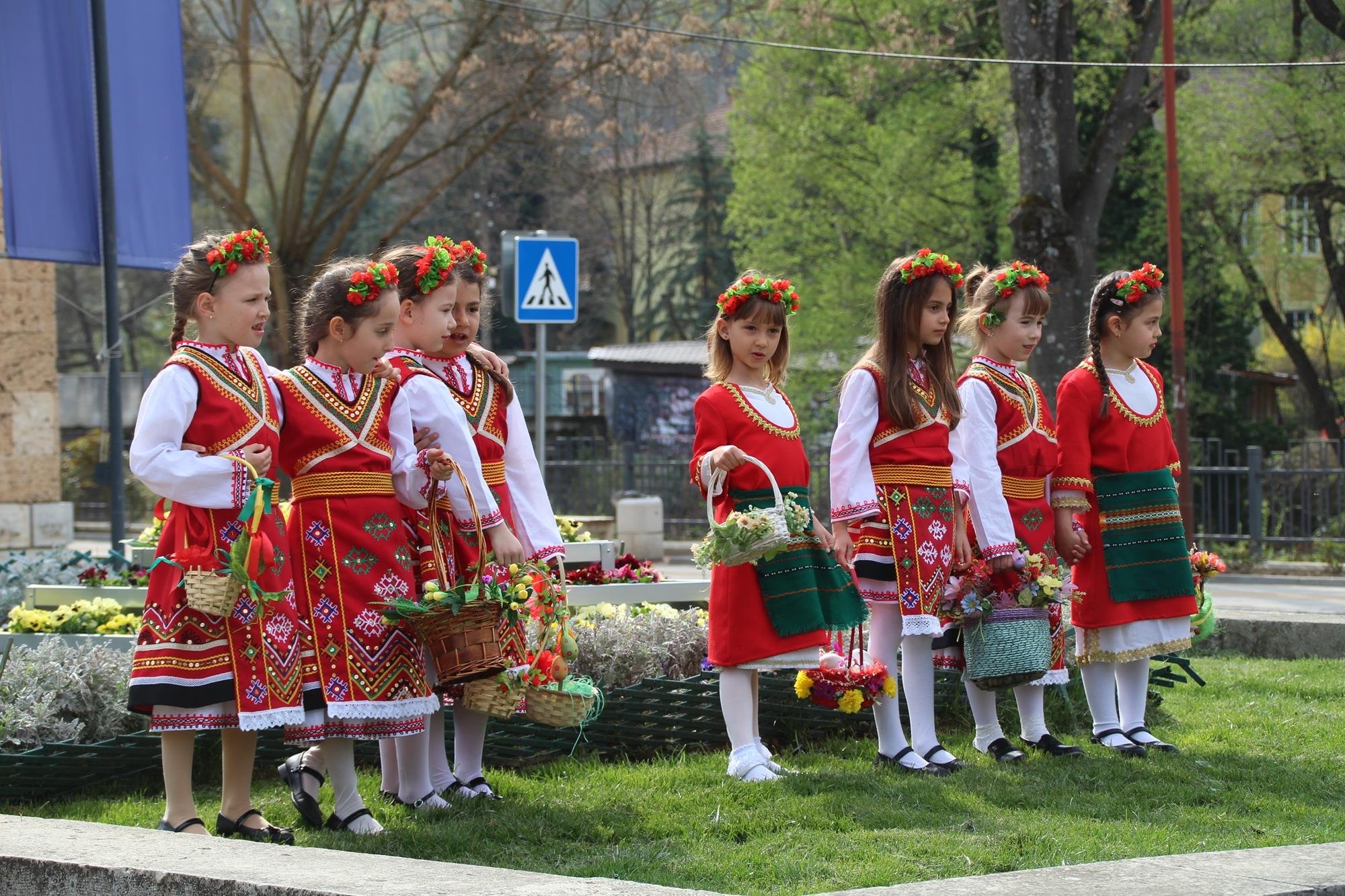 Пролетен концерт и базар в Тетевен по случай Лазаровден и Цветница