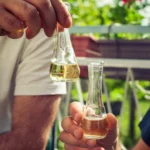 Полицията в Кнежа проведе специализирана операция по линия на "Производство, държане и разпространение на акцизни стоки - алкохолни напитки без платен акциз". Операцията е осъществена от служители на сектор "Противодействие на икономическата престъпност" при ОДМВР – Плевен