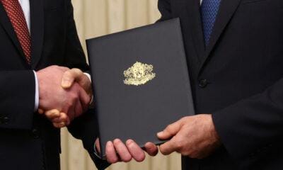 Румен Радев връчва мандат 1 на Росен Желязков