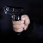 След издирване полицията в Шумен е установила 19-годишен младеж, произвел изстрел с пневматичен пистолет и наранил гражданин.