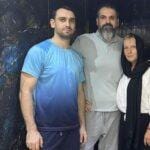 Освободените български моряци кап. Любомир Чанев и зам.-капитан Данаил Веселинов кацнаха в София на борда на правителственият самолет. Това се случи след 430 дни в плен на йеменските бунтовници хути.