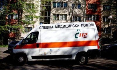 Той е бил агресивен към отзовалите се на повикване лекар и шофьор на санитарния автомобил.