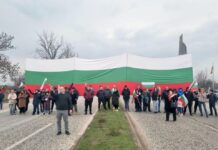 Въпреки че сега имат вода, недоволните настояват точно този период да се използва за ремонти по мрежата в града и намиране втори източник, който да подава вода.