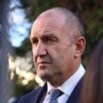 Президентът Румен Радев и футболната легенда Христо Стоичков се очаква да пристигнат тази вечер в Банско, където се провеждат стартовете от Световната купа по сноуборд. Двамата ще изгледат на живо утрешното състезание.