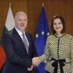 Работим за ускореното договаряне и разплащане на средствата по Плана за възстановяване и устойчивост и по оперативните програми на ЕС. Ще положим усилия за фискална стабилност и бърз достъп на гражданите и бизнеса до европейското финансиране.