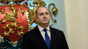 Папката с първия проучвателен мандат ще вземе Росен Желязков от ГЕРБ-СДС, който е издигнат и за кандидат за министър-председател. Очаква се да бъде съставено  мнозинство, включващо ГЕРБ, БСП и ИТН. Формацията на Ахмед Доган -  