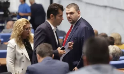 Политическият тон отново се изостри и премина в нов фронт. В телевизионно интервю Кирил Петков посъветва новия премиер да е готов за обаждания от Делян Пеевски през нощта, на които да казва „не“ като твърди, че и той, и Николай Денков са имали такива обаждания