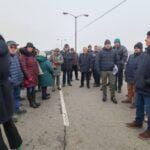 Пореден протест на пътя между Кюстендил и село Ябълково заради смъртта на 18-годишната Андреа. Момичето загина след тежка катастрофа с коне в края на миналата година.