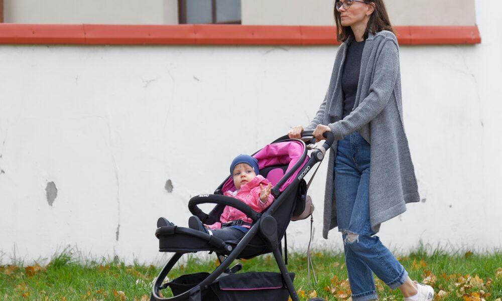 Блъснаха майка с количка на пешеходна пътека в Русе