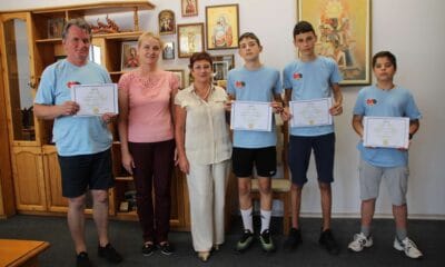 Ученици от ОУ „Георги Бенковски“ играят тенис на маса