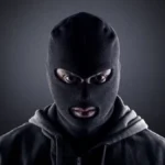 за нахлуването алармира служителка на кметството, както и самият кмет