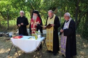 „Митрополит Гавриил благославя основния камък за православен храм в село Малка Желязна“