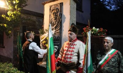 Факелно шествие и поднасяне на венци пред къщата-музей на Васил Левски в село Голям извор