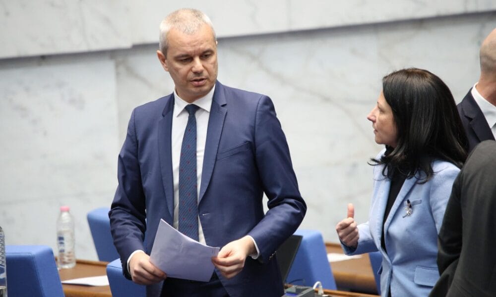 Лидерът на Възраждане Костадин Костадинов обявява национални протести