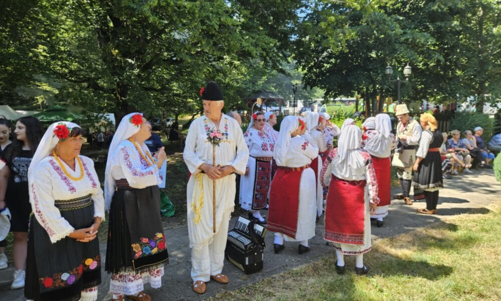 Празник на народния обичай и автентичната носия в Рибарица