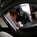 Ограбен таксиметров шофьор Червен бряг – задържан е 19-годишен извършител