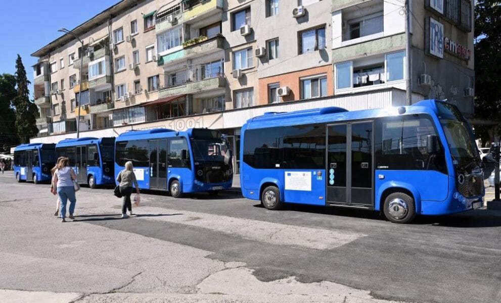 Шест нови електробуса в Монтана, представени от кмета Златко Живков