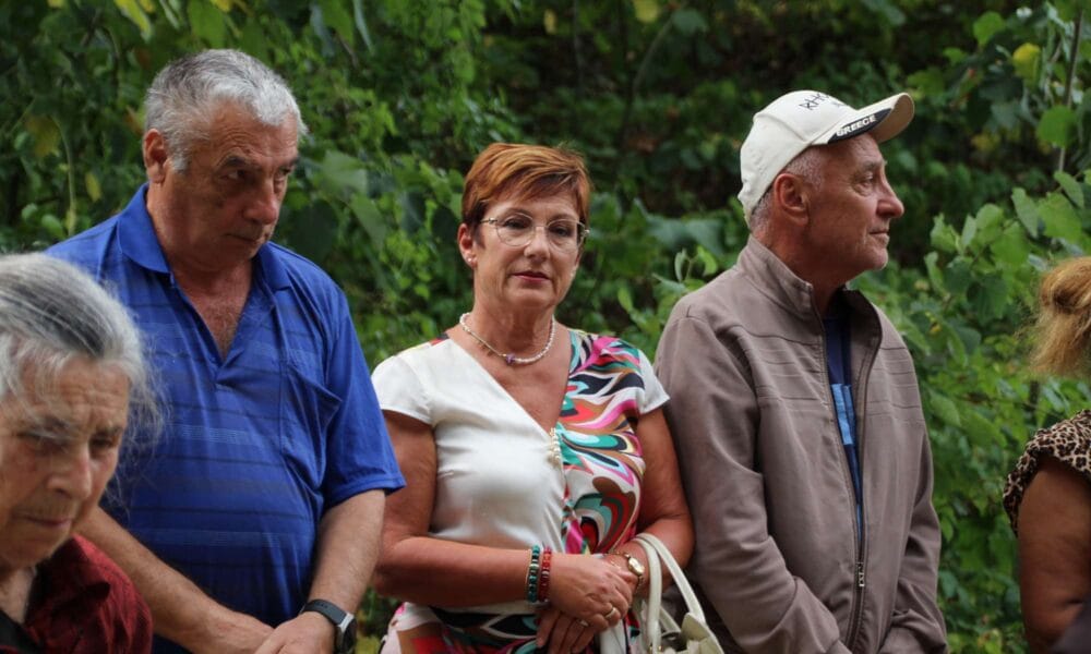 Жители и гости на Тетевен присъстват на празничната служба