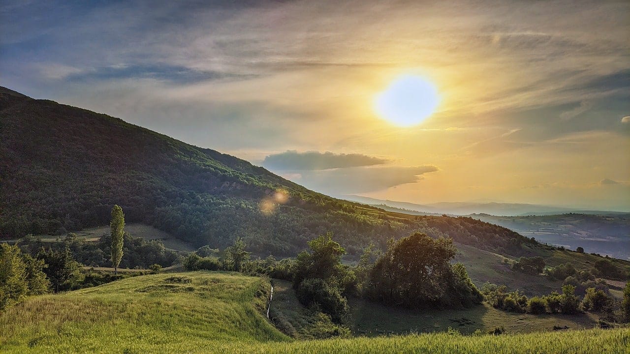 слънчево времме в Бъгария с температури до 34 градуса