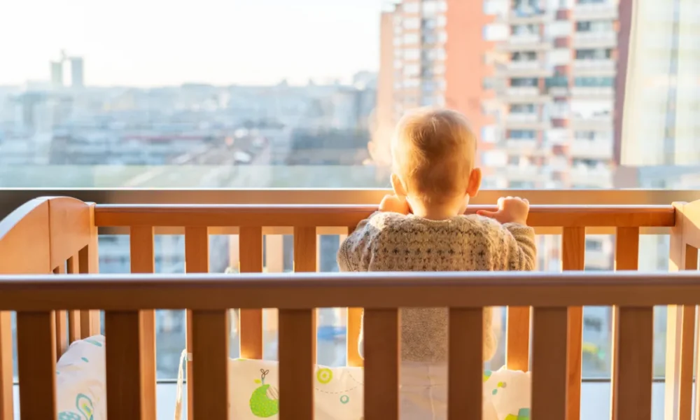 Кметът на Шивачево Деян Иванов пред кметството