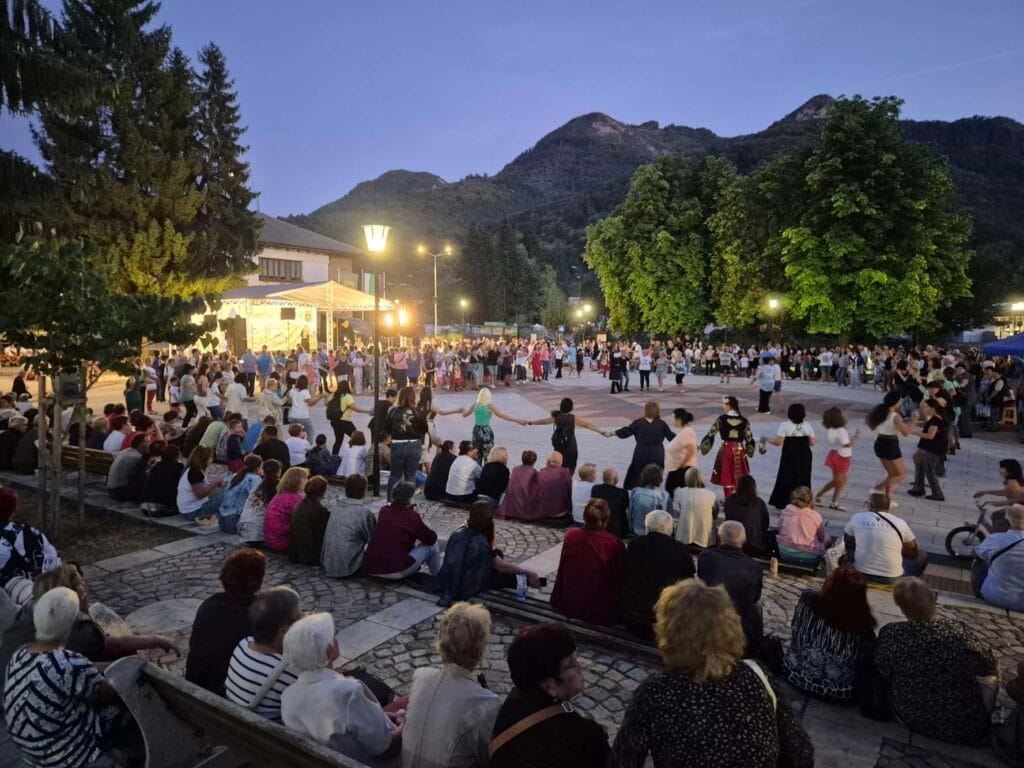 Пъстри сергии на панаира в Тетевен