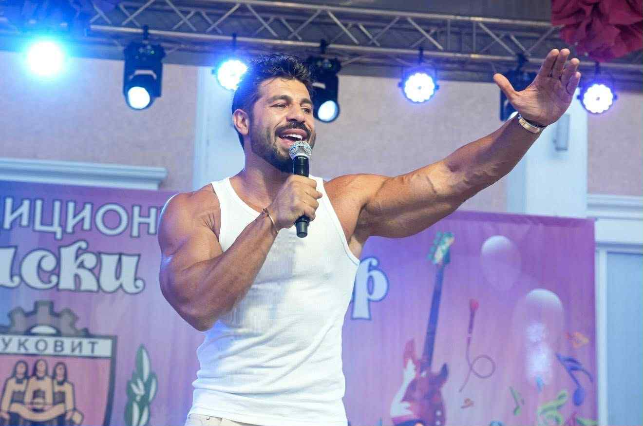 Фики концерт Луковит панаир – препълнен площад