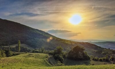 Слънчево време с облаци и температури до 30 градуса в България