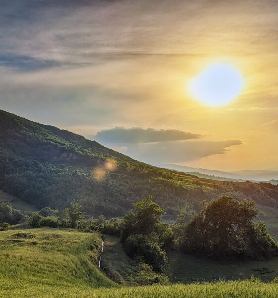 Слънчево време с облаци и температури до 30 градуса в България