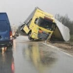 Катастрофа с ТИР край Козар Белене – полиция регулира движението по пътя Плевен – Полско Косово