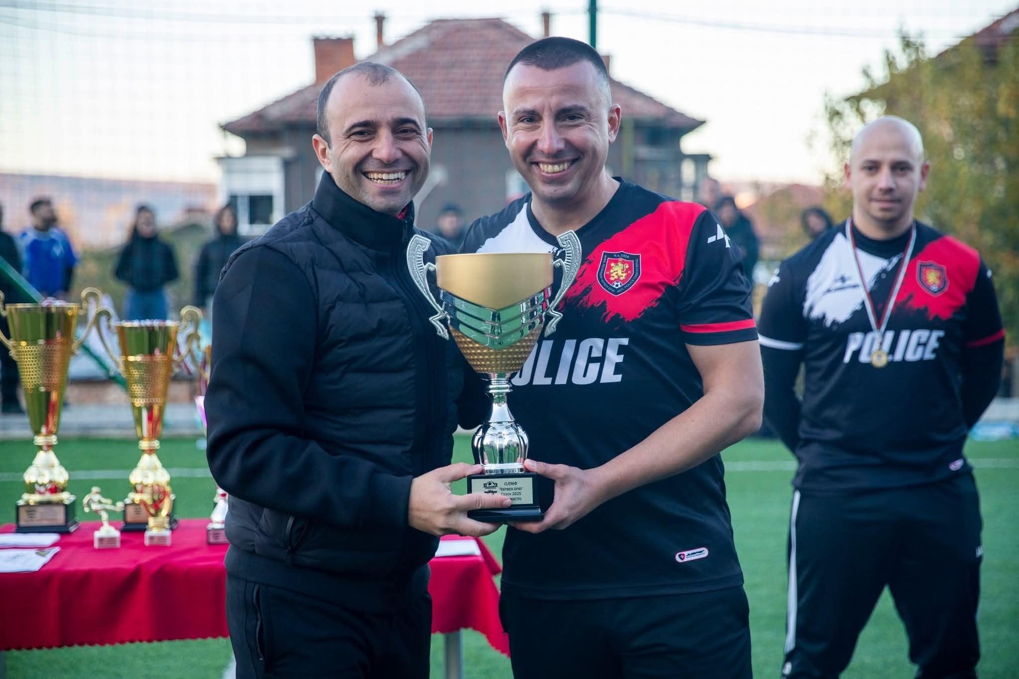 Награждаване на шампионите в Общинската лига по мини футбол – Червен бряг 2025