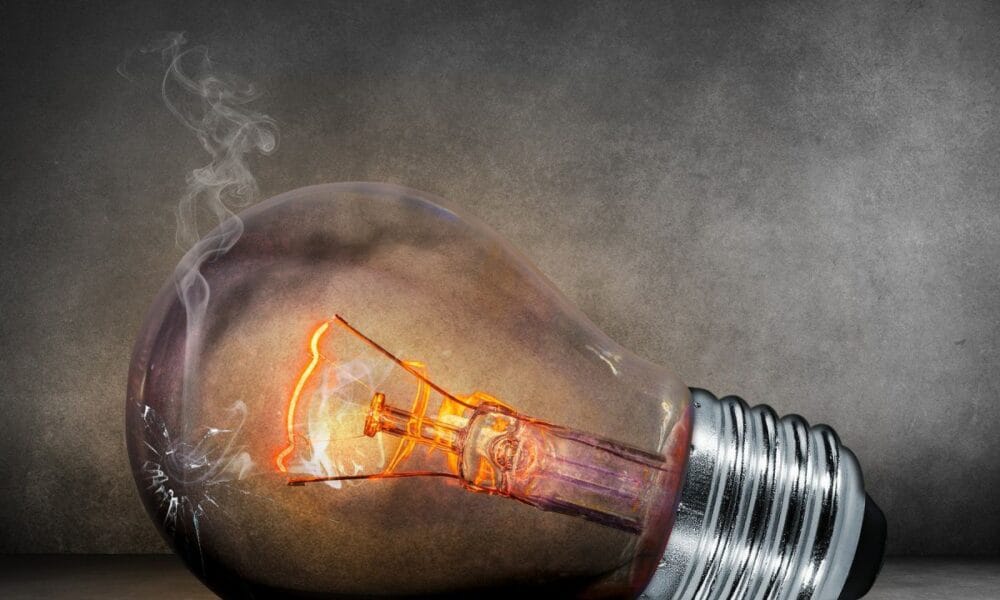 Прекъсване на тока в Червен бряг заради ремонт на ЕСО Image title: Прекъсване на тока в Червен бряг