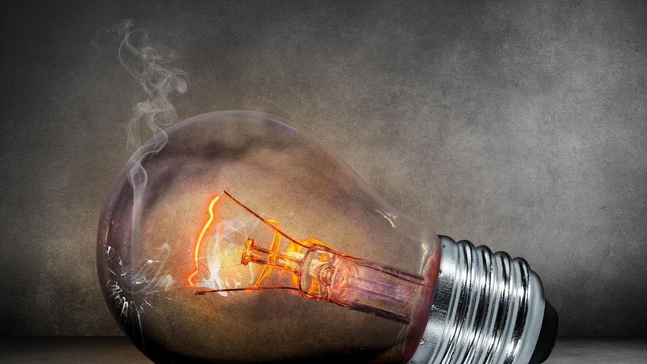 Прекъсване на тока в Червен бряг заради ремонт на ЕСО Image title: Прекъсване на тока в Червен бряг