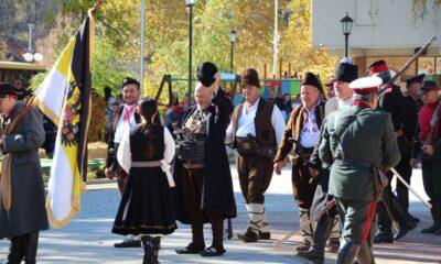 Историческа възстановка „Освобождението на Тетевен“ – участници в униформи на пл. „Сава Младенов“