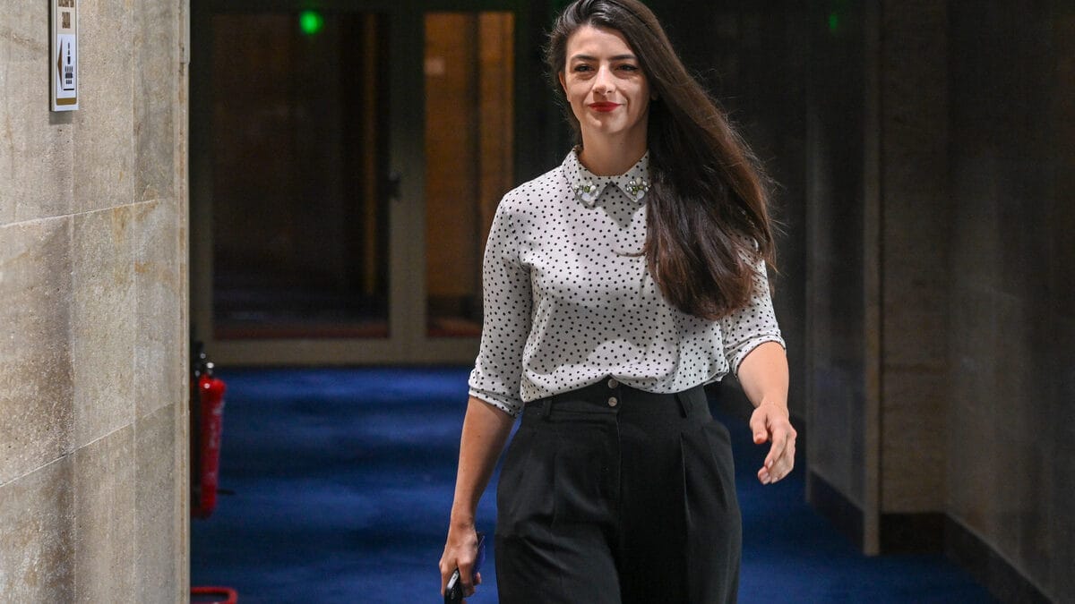 Лена Бориславова пред Софийския районен съд след решението по делото „Корал“