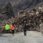 затворен път заради свлачище