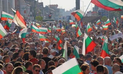 протести в страната