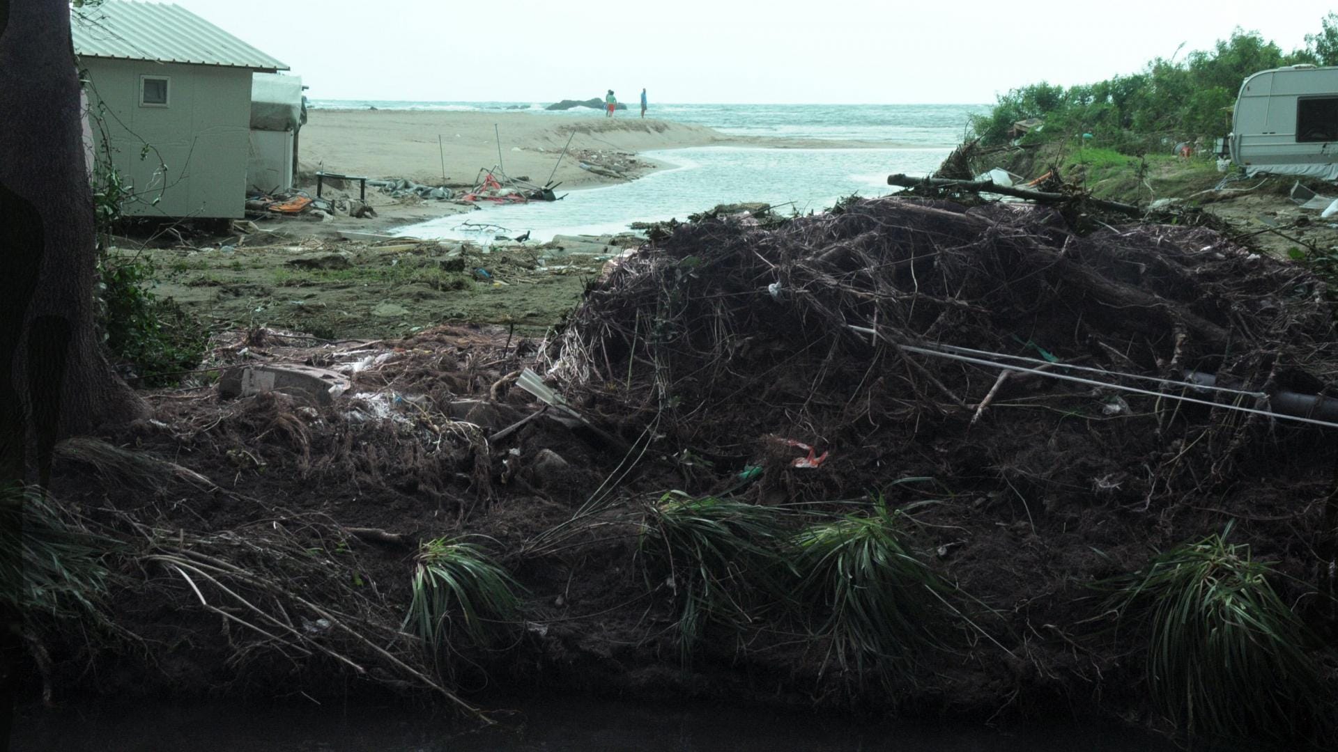 поройни дъждове наводниха Царево