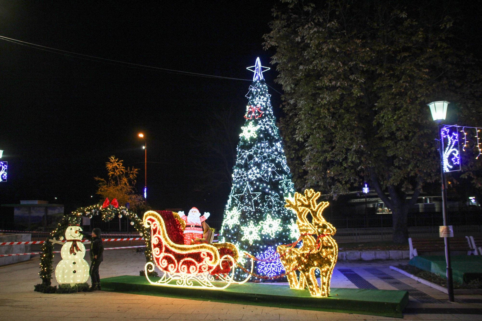 ГРЕЙНА КОЛЕДНАТА ЕЛХА В ТЕТЕВЕН