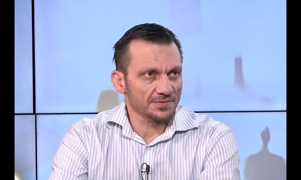 Съдът остави в ареста д-р Хасърджиев, Росен Белов и Симеон Дряновски след обвинения за принуда и наркотични вещества.