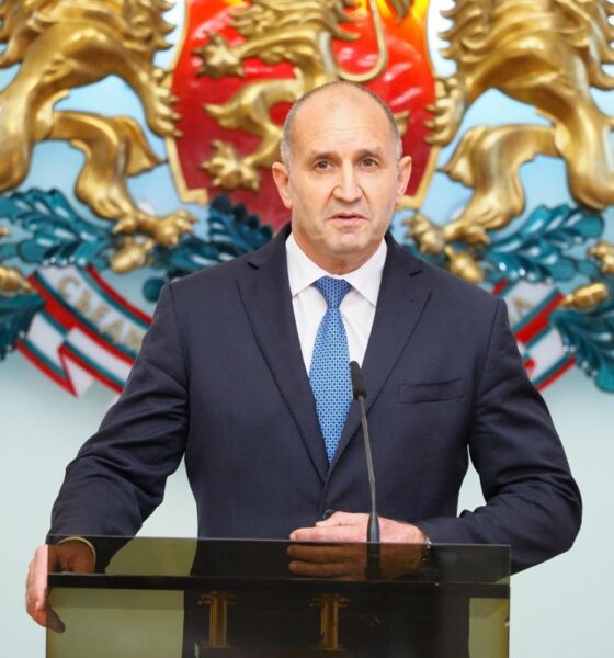 Румен Радев избира служебен премиер