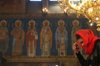 Църковен празник на 26 януари – почит към преподобни Ксенофонт и неговото семейство. Какви са традициите и защо се отварят прозорците в този ден.