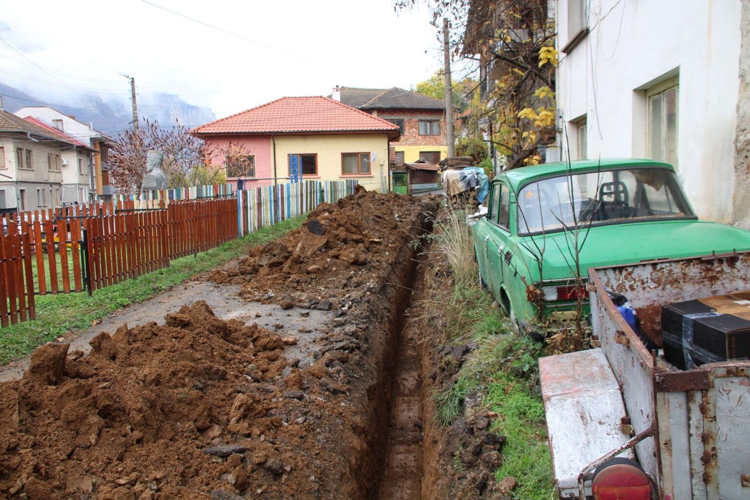 Строителни дейности по реконструкция на водопроводната мрежа в Тетевен